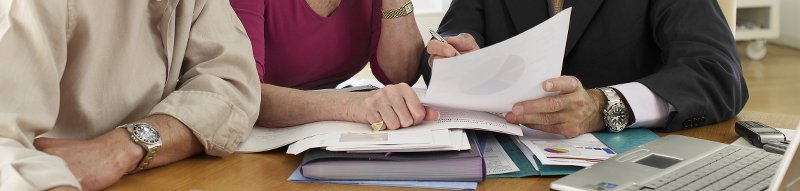 Rentenpolicen werden im Detail geprüft.