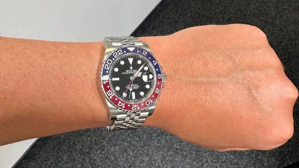 Rolex GMT II - Pepsi Rolex GMT-Master II - Pepsi - am Arm getragen