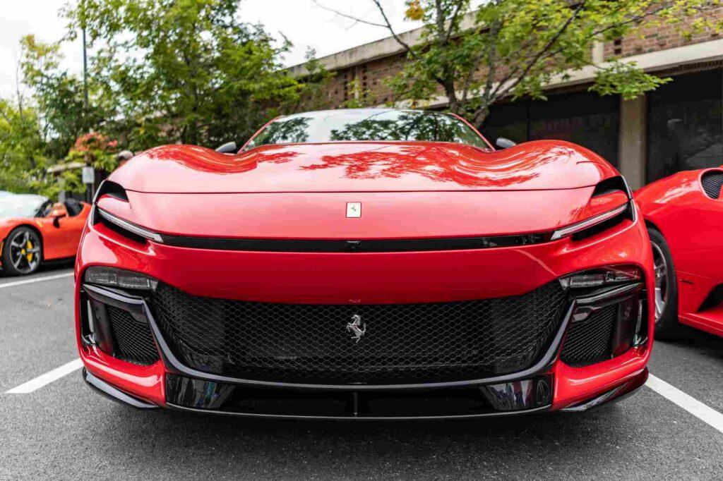 Versicherungsbeispiel: Ferrari Purosangue - ab 7.190,00 Euro versichern