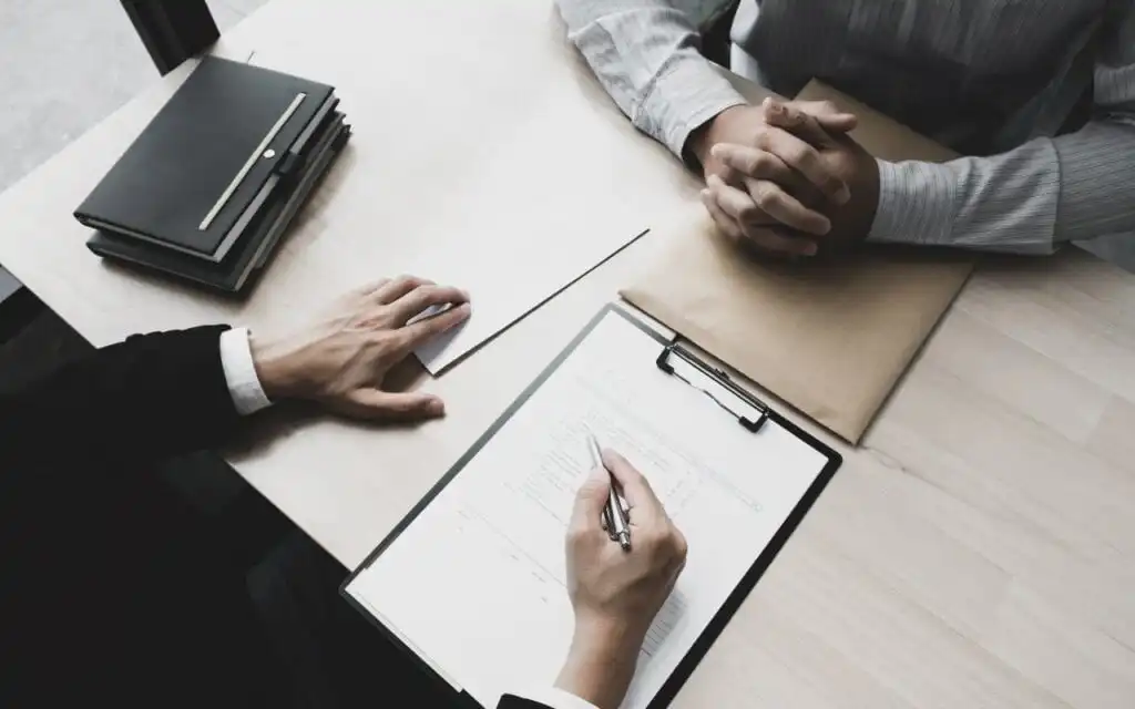 Versicherungen dürfen ihren Kunden nur unter bestimmten, strengen Voraussetzungen kündigen.