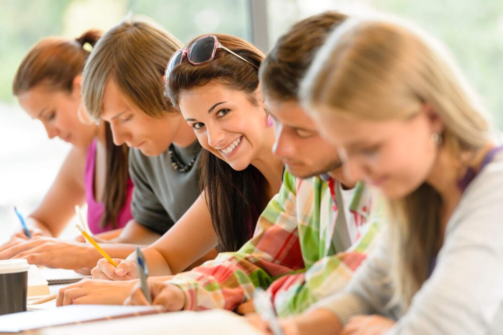 Wer schon als Student an die BU denkt, kann sich finanzielle Vorteile schaffen.