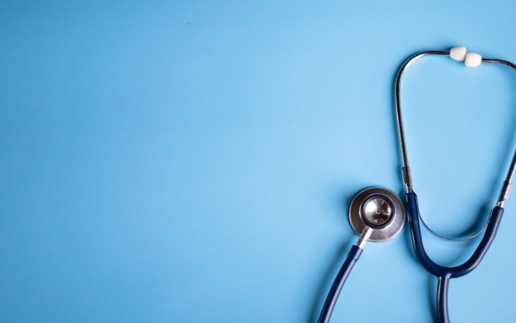 Gesundheitliche Einschränkungen können jederzeit dazu führen, dass der Beruf nicht mehr ausgeführt werden kann. Eine BU schützt in diesen Fällen.