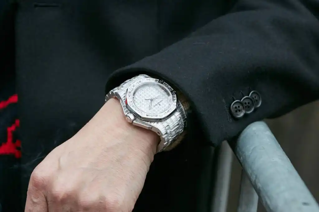 Audemars Piguet Uhr mit Baguette-Diamanten besetzt. Audemars Piguet Uhr mit Baguette-Diamanten besetzt.