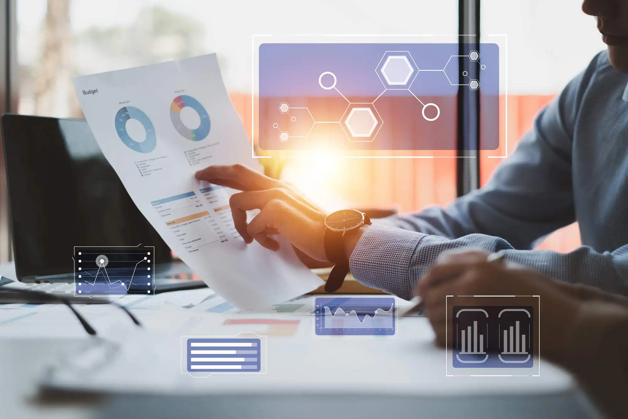 Finanzplanung zur Altersvorsorge mit Diagrammen und Investmentstrategie am Arbeitsplatz